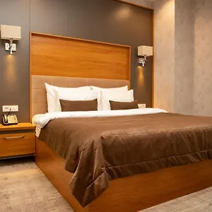 https://midtown-hotel-baku.aboutbakuhotels.com